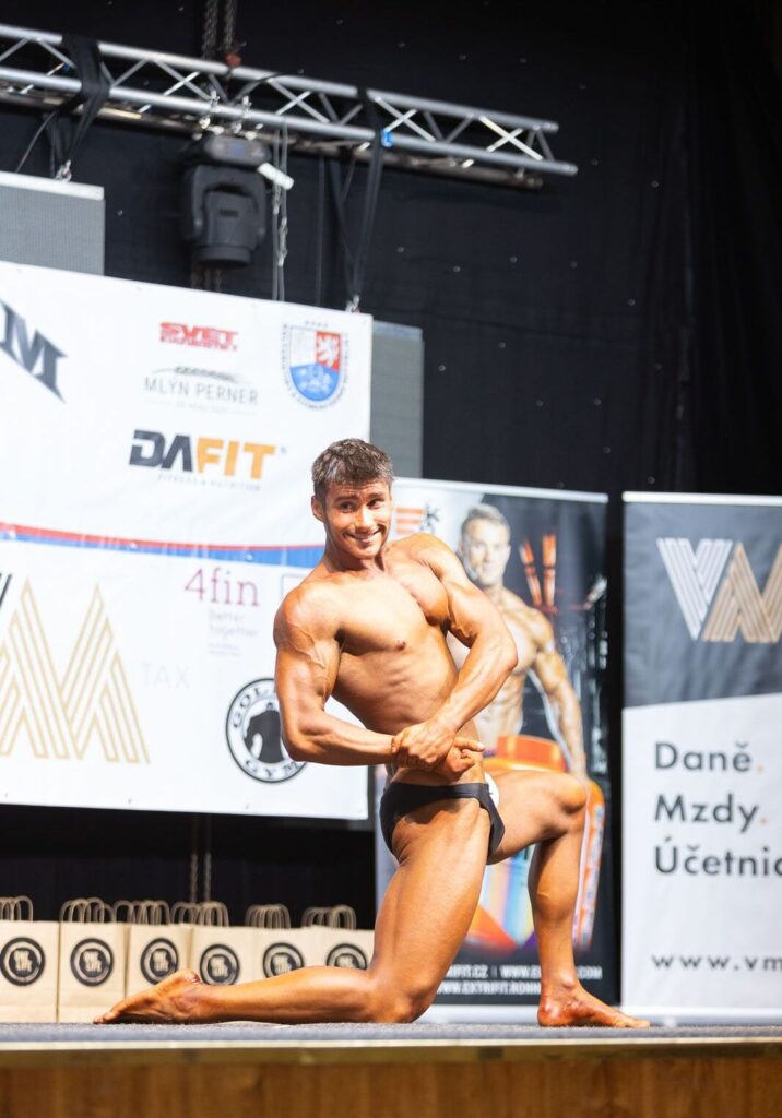 Příprava na soutěž v kulturistice – Marek Macl Trutnov.